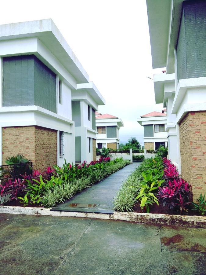 Parishreya Holiday Home ロナバラ エクステリア 写真