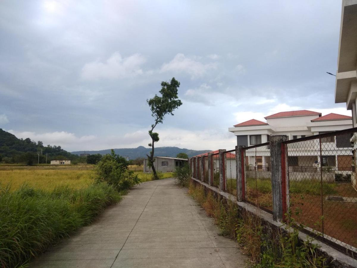 Parishreya Holiday Home ロナバラ エクステリア 写真