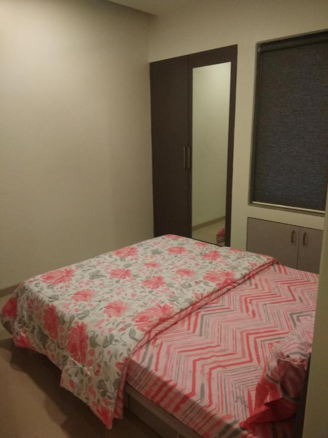 Parishreya Holiday Home ロナバラ エクステリア 写真