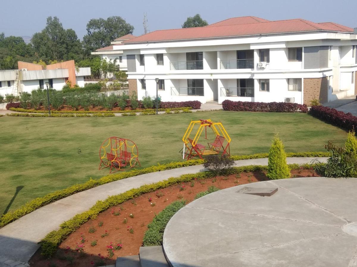 Parishreya Holiday Home ロナバラ エクステリア 写真